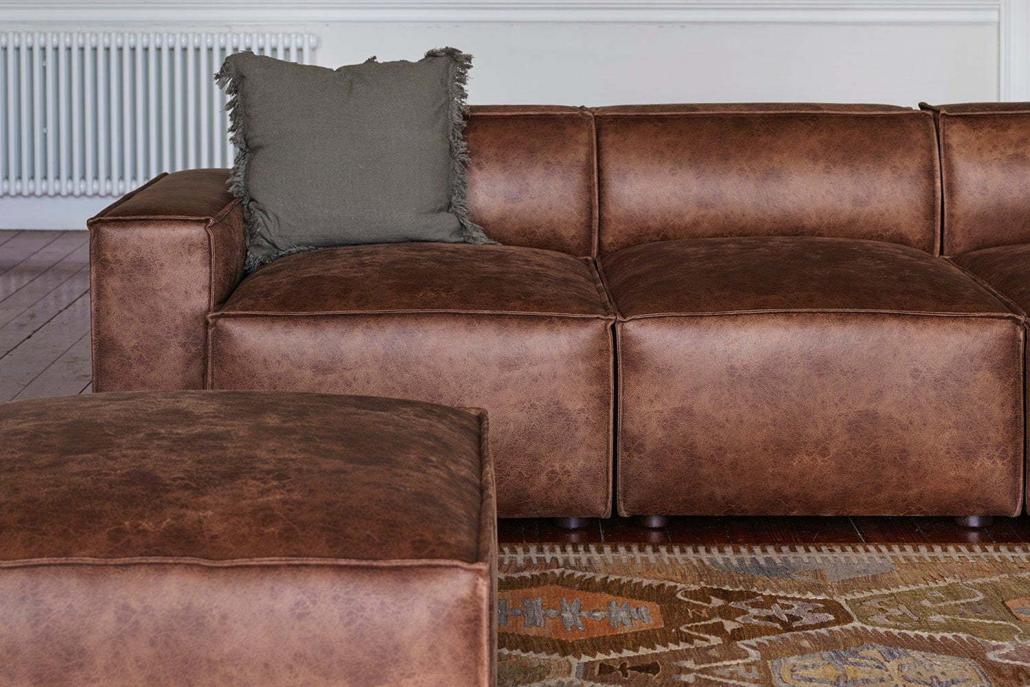 Canapé d'angle modèle 03 avec pouf